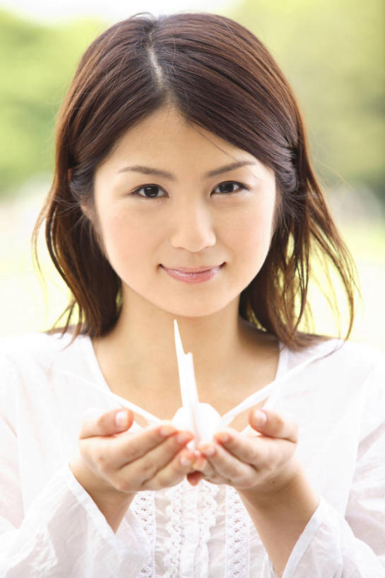 东方人,一个人,笑,微笑,室外,亚洲,鹤,自然,生活方式,环境,肖像,环境保护,女人,亚洲人,年轻人,彩图