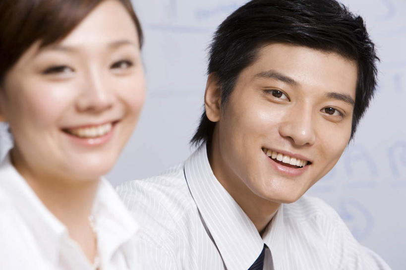 东方人,脸,头,脸颊,两个人,商务人士,商务男性,商务女性,办公室,笑,微笑,露齿笑,室内,正面,衬衫,商务,快乐,幸福,成功,北京,中国,亚洲,仅一个男性,套装,正装,肩膀,职业,协助,肖像,商务装,合伙,工薪阶层,东亚,男人,男性,年轻男性,年轻女性,女人,女性,亚洲人,中国人,年轻人,头部,脸部,脸蛋,面部,白领,上班族,彩图,衬衣,办公室职员,操作员