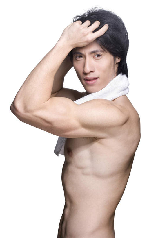 东方人,成年人,头发,健壮,裸体,一个人,举,摸,竖图,白色背景,侧面,化妆,美容,性感,信心,北京,中国,亚洲,仅一个男性,仅一个人,抚摸,护肤,准备,干净,裸露,仅一个年轻男性,黑色,毛巾,托,保养,享受,休闲,放松,活力,保健,摄影,护发素,皮肤,卫生,清新,肖像,裸,东亚,养颜,美发用品,柔和,男人,男性,年轻男性,亚洲人,年轻人,触摸,接触,举起,举手,举着,向上举,向上伸,向上托,半身,彩图,影棚拍摄,SPA美容,英俊,白色人种,朝鲜族