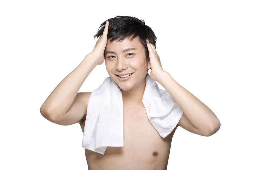 东方人,成年人,头发,裸体,一个人,举,笑,摸,微笑,露齿笑,横图,白色背景,正面,化妆,美容,幸福,北京,中国,亚洲,仅一个男性,仅一个人,抚摸,护肤,准备,干净,裸露,仅一个年轻男性,黑色,毛巾,托,保养,享受,休闲,放松,活力,保健,摄影,护发素,皮肤,卫生,清新,肖像,裸,东亚,养颜,美发用品,柔和,男人,男性,年轻男性,亚洲人,中国人,年轻人,触摸,接触,举起,举手,举着,向上举,向上伸,向上托,半身,彩图,影棚拍摄,SPA美容,英俊