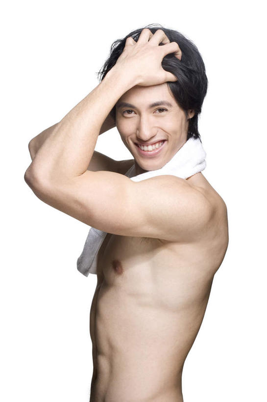 东方人,成年人,头发,健壮,裸体,一个人,举,笑,摸,微笑,露齿笑,竖图,白色背景,侧面,化妆,美容,性感,幸福,信心,北京,中国,亚洲,仅一个男性,仅一个人,抚摸,护肤,准备,干净,裸露,仅一个年轻男性,黑色,毛巾,托,保养,享受,休闲,放松,活力,保健,摄影,护发素,皮肤,卫生,清新,肖像,裸,东亚,养颜,美发用品,柔和,男人,男性,年轻男性,亚洲人,年轻人,触摸,接触,举起,举手,举着,向上举,向上伸,向上托,半身,彩图,影棚拍摄,SPA美容,英俊,白色人种,朝鲜族