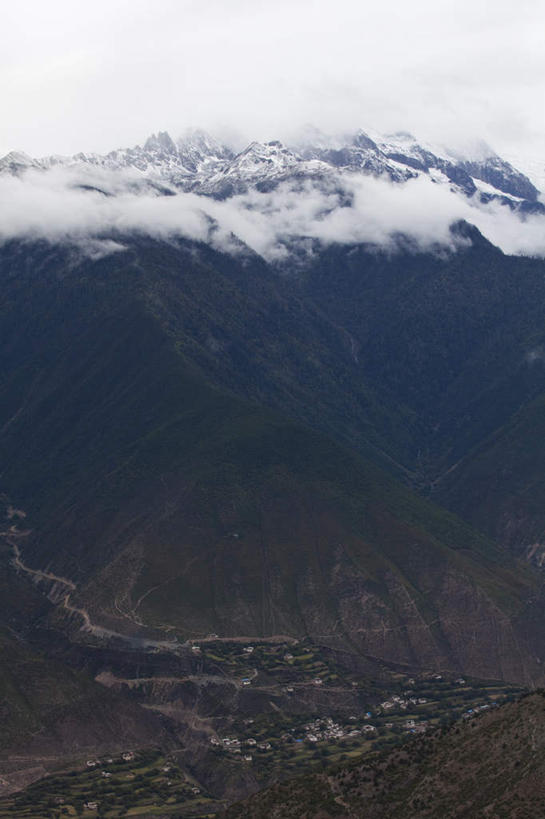 无人,竖图,室外,美景,山,山脉,雪,雪山,中国,亚洲,景观,梅里雪山,风景,自然,地标建筑,景色,摄影,自然风光,东亚,云南省,彩图
