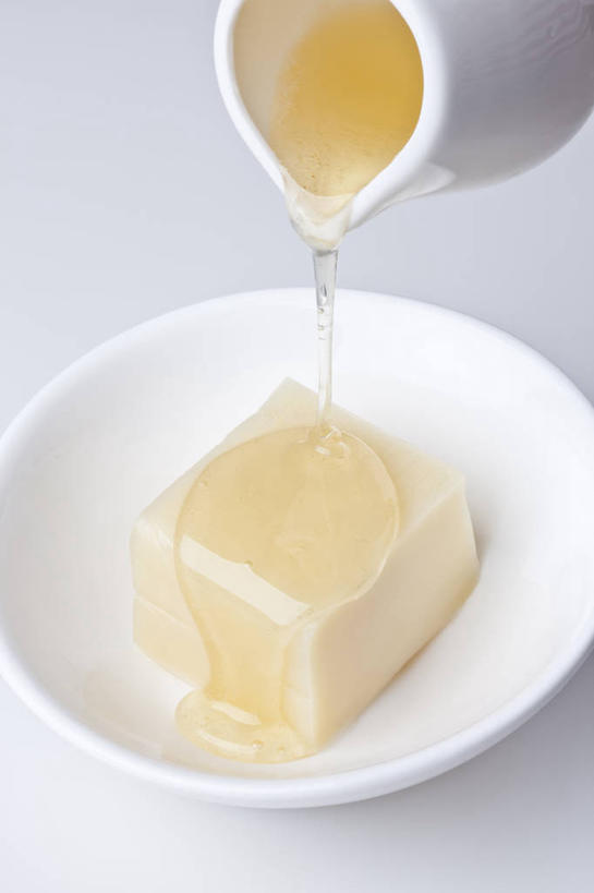 蜂蜜,奶酪,无人,白色背景,静物,倒,食品,饮食,白色,碗,甜食,摄影,奶制品,清新,彩图,影棚拍摄