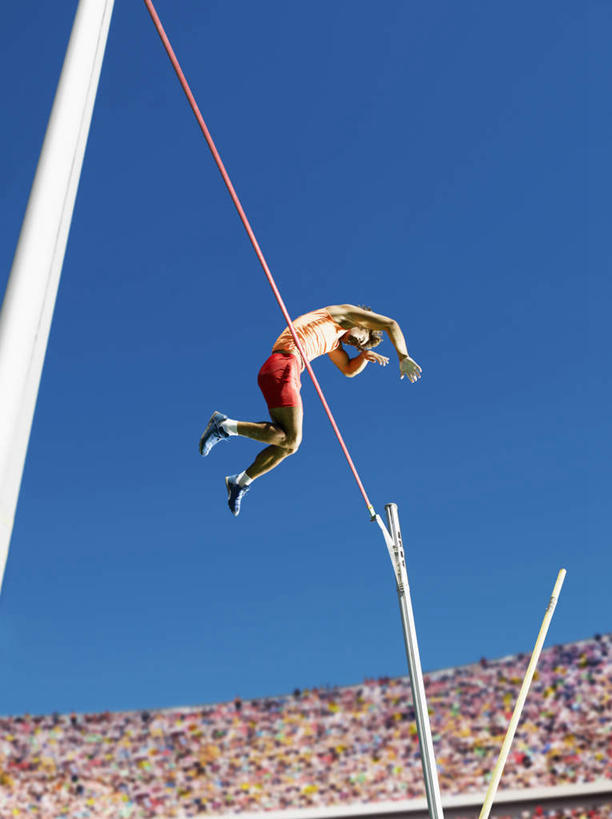 西方人,一个人,运动员,体育馆,运动场,跳,竖图,室外,白天,仰视,运动服,锻炼,快乐,比赛,运动,竞争,撑杆跳高,欧洲,欧洲人,仅一个男性,仅一个人,阴影,服装,光线,影子,半空,娱乐,体育场,仅一个年轻男性,衣服,蓝色,蓝天,天空,阳光,天,休闲,服饰,晴朗,体育运动,衣着,穿着,万里无云,运动馆,衣饰,撑竿跳,撑竿跳高,体育,撑杆跳,男人,男性,年轻男性,白种人,晴空,晴空万里,体育运动员,运动选手,跳跃,彩图,低角度拍摄,全身,健身,运动装