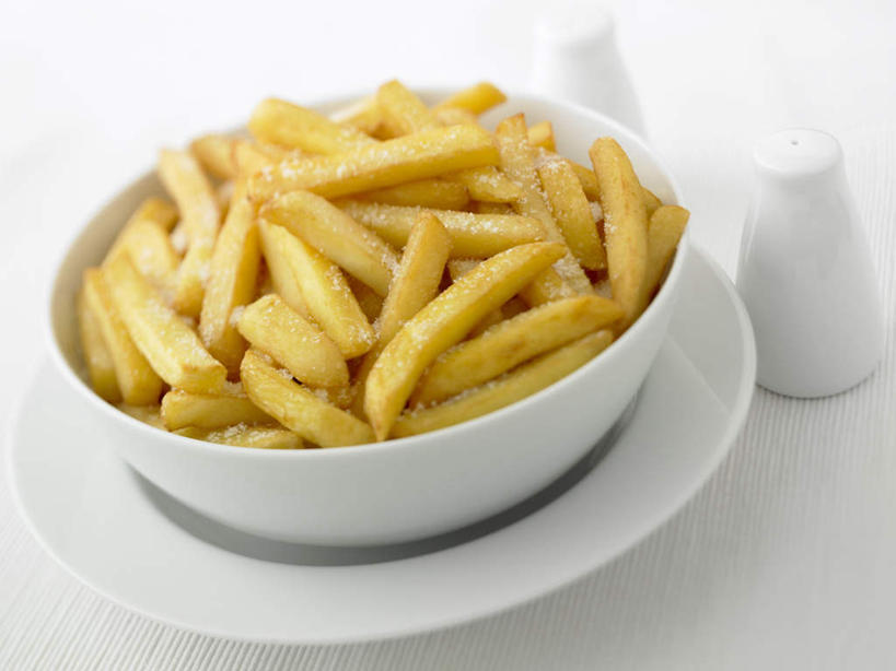 无人,横图,俯视,室内,特写,白天,白色背景,烹饪,西餐,餐桌,桌子,餐具,一堆,许多,阴影,堆叠,堆积,反射,碟子,盘,影子,陶瓷,料理,食品,陶瓷制品,薯条,菜肴,美食,食物,白色,盘子,容器,碟,碗,快餐,西式,摄影,佳肴,影棚,餐台,储藏,堆,储存,西式快餐,垃圾食品,彩图,高角度拍摄,影棚拍摄,拍摄,贮存