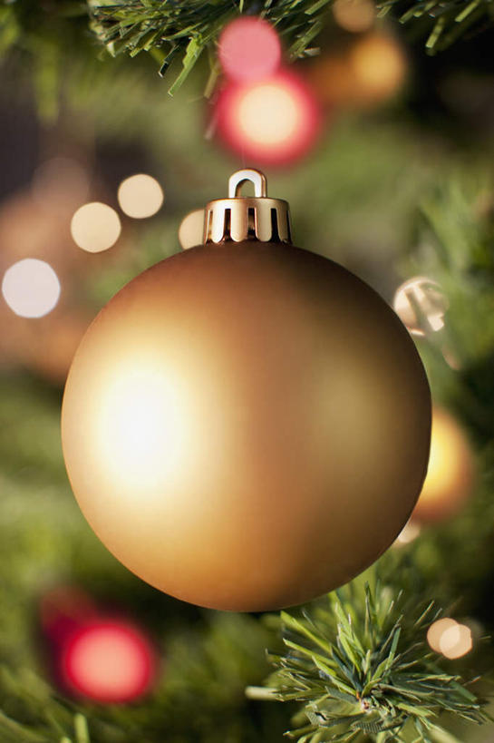 无人,竖图,室内,特写,白天,正面,静物,照明,圣诞节,吊挂,悬挂,阴影,节日,朦胧,模糊,庆祝,装饰,光线,彩灯,挂饰,影子,灯光,圣诞球,挂,文化,灯,球,灯具,庆典,球体,花灯,纪念,华丽,修饰,照亮,点缀,照明设备,衬托,美观,雅致,雅观,彩图