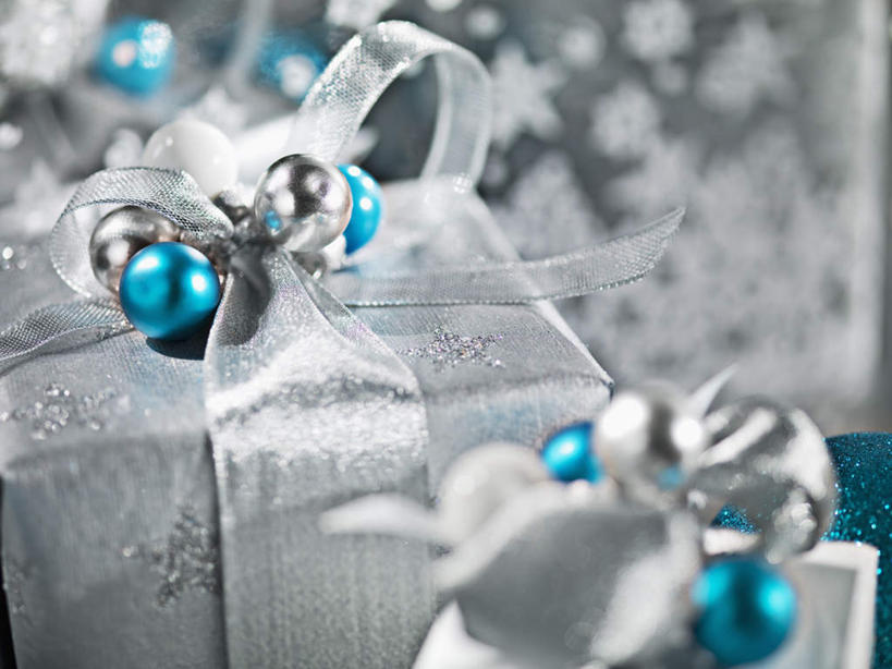 无人,横图,室内,特写,白天,正面,静物,礼盒,礼物,圣诞节,节日,朦胧,模糊,庆祝,装饰,包装,包装纸,丝绸,丝带,纸,纸盒,缎带,纸张,文化,绸带,盒子,包装盒,礼品盒,庆典,摄影,礼品,影棚,纪念,华丽,修饰,点缀,包装材料,牛皮纸,衬托,美观,雅致,雅观,彩图,影棚拍摄,拍摄