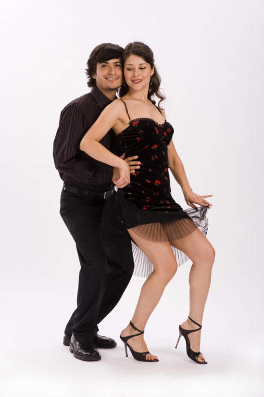 西方人,两个人,夫妻,跳舞者,站,抱,笑,微笑,露齿笑,横图,室内,白天,白色背景,侧面,衬衫,裙子,爱情,跳舞,欧洲,欧洲人,连衣裙,浪漫,黑色,耳环,站着,恩爱,恋人,摄影,影棚,抱着,吊带裙,搂着,舞姿,耳饰,男人,男性,年轻男性,年轻女性,女人,女性,白种人,夫妇,情侣,舞蹈家,舞蹈演员,舞者,怀抱,搂,搂抱,相抱,拥抱,站立,彩图,全身,影棚拍摄,衬衣,拍摄,舞蹈,伴侣