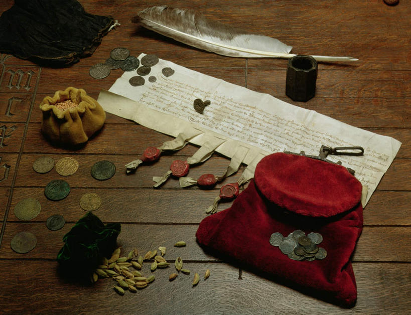 无人,横图,俯视,室内,特写,白天,钱,玉米,地板,蔬菜,阴影,新鲜,光线,棒子,笔,钱币,影子,纸,玉蜀黍,食品,办公用品,地面,木地板,文具,食物,学习用品,荷包,金融,有机食品,绿色食品,经济,羽毛笔,文具用品,苞米,钱袋,苞芦,流通,贸易,苞谷,包谷,大蜀黍,番麦,薏米包,玉高粱,玉麦,珍珠米,货币,现金,硬币,彩图,高角度拍摄