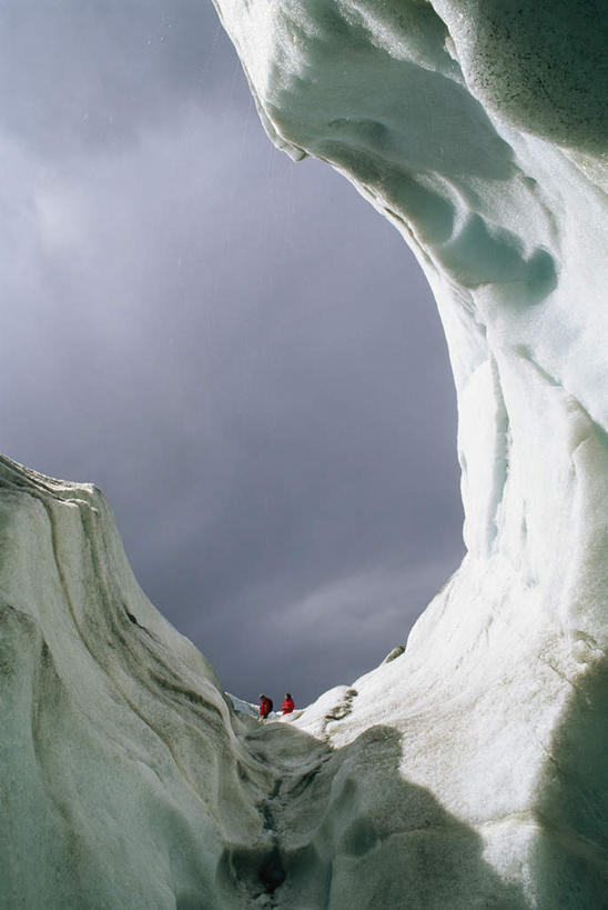 无人,竖图,室外,白天,仰视,旅游,度假,美景,山,雪,雪山,大雪,美国,阴影,光线,影子,冰,积雪,景观,山峰,雪景,云,云朵,冬季,冬天,山峦,云彩,娱乐,蓝色,白云,蓝天,天空,阳光,自然,天,享受,休闲,景色,放松,寒冷,晴朗,冰冷,北美,北美洲,自然风光,美洲,阿拉斯加,阿拉斯加州,北亚美利加洲,亚美利加洲,严寒,冰凉,酷寒,凛冽,凛凛,极冷,最后的边疆,午夜阳光之地,晴空,彩图,低角度拍摄