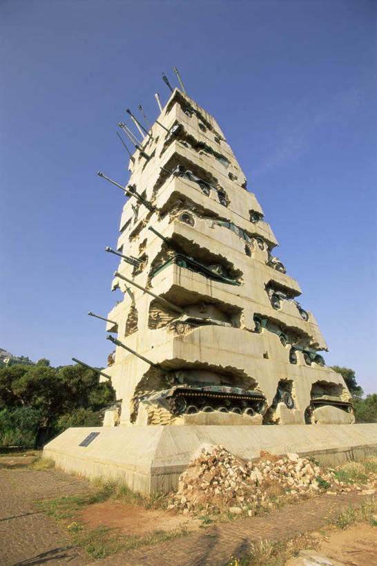 无人,竖图,室外,白天,仰视,旅游,度假,名胜古迹,树林,植物,标志建筑,地标,建筑,雕塑,黎巴嫩,亚洲,阴影,遗迹,艺术,装饰,光线,雕刻,雕像,影子,云,云朵,建筑群,云彩,古迹,文物,娱乐,建设,古建筑,树,树木,蓝色,绿色,白云,蓝天,天空,阳光,工艺品,天,享受,休闲,旅游胜地,放松,生长,晴朗,成长,纪念,美术,主题,西亚,陈列,古文明,功能,美学,黎巴嫩共和国,晴空,彩图,低角度拍摄