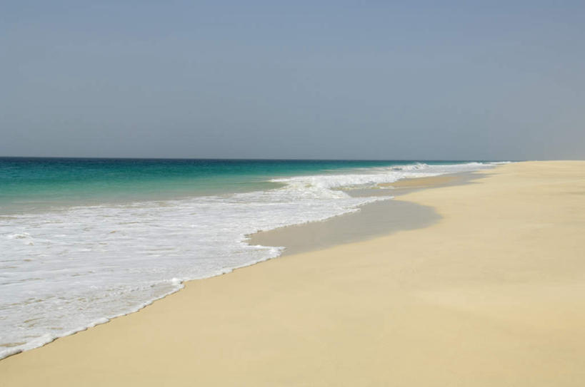 无人,横图,室外,白天,正面,安全,海浪,海洋,美景,沙滩,非洲,佛得角,阴影,飞溅,平静,溅,光线,沙子,液体,影子,海岸,海面,景观,浪花,水滴,沙地,水珠,阳光,自然,海水,景色,涨潮,宁静,碰撞,喷洒,自然风光,和平,安详,海景,海潮,阿非利加洲,太平,安适,安好,宁靖,潮水,潮汐,落潮,佛得角共和国,大海,风浪,海,海水的波动,海滩,近岸浪,涌浪,彩图