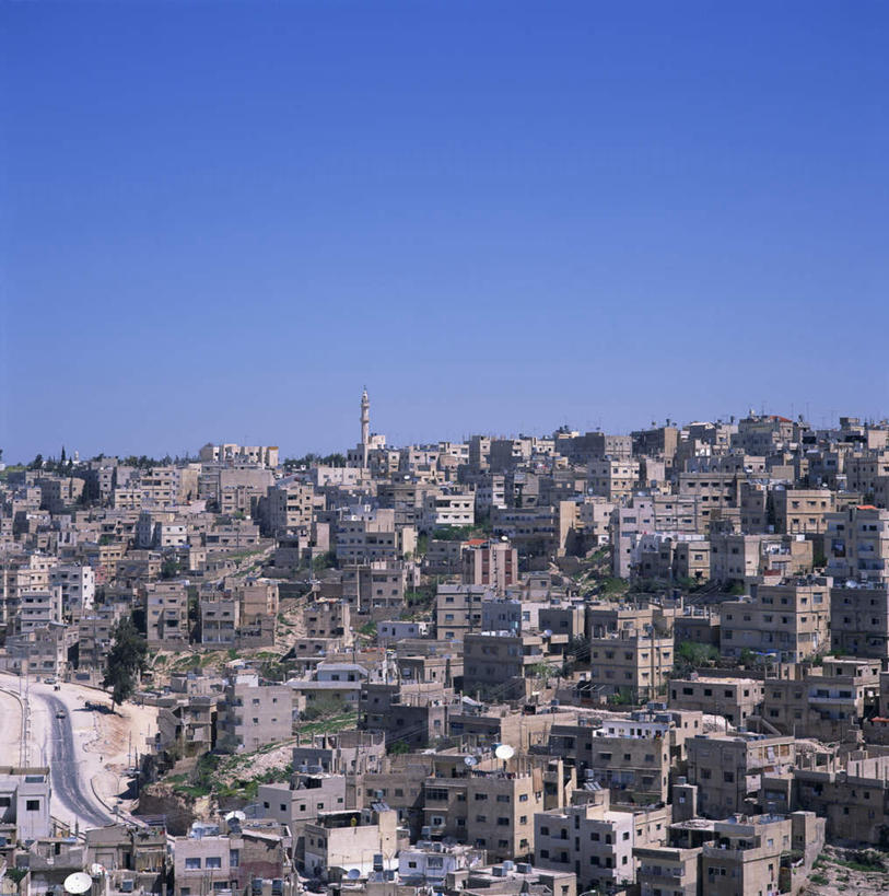 无人,家,竖图,俯视,航拍,室外,白天,度假,美景,植物,城市风光,城市,道路,路,公路,汽车,约旦,亚洲,阴影,光线,影子,房屋,屋子,景观,交通,首都,娱乐,楼房,住宅,车,树,树木,蓝色,绿色,蓝天,天空,阳光,自然,交通工具,轿车,天,享受,休闲,景色,放松,生长,晴朗,成长,鸟瞰,载具,西亚,万里无云,安曼,约旦哈希姆王国,晴空,晴空万里,马路,彩图,高角度拍摄,房子