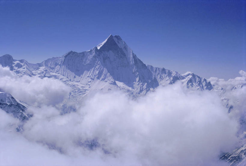 无人,横图,室外,白天,正面,旅游,度假,石头,美景,山,雪,雪山,雾,大雪,尼泊尔,亚洲,阴影,朦胧,模糊,光线,石子,影子,冰,积雪,景观,山顶,山峰,雪景,冬季,冬天,山峦,娱乐,蓝色,蓝天,天空,阳光,自然,天,享受,休闲,景色,放松,寒冷,晴朗,迷雾,冰冷,自然风光,南亚,沉积岩,万里无云,尼泊尔王国,严寒,冰凉,酷寒,凛冽,凛凛,极冷,颠峰,极峰,水成岩,石块,岩石,大雾,晴空,晴空万里,彩图