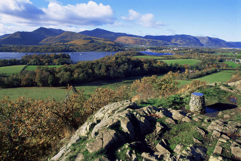 无人,横图,俯视,室外,白天,旅游,度假,草地,草坪,湖,湖泊,美景,山,山脉,水,植物,爱尔兰,欧洲,阴影,波纹,光线,影子,湖面,景观,山峰,水流,水面,云,云朵,涟漪,山峦,云彩,娱乐,草,蓝色,绿色,白云,倒影,蓝天,水纹,天空,阳光,自然,波浪,湖水,群山,天,享受,休闲,景色,放松,晴朗,倒映,西欧,自然风光,爱尔兰共和国,水晕,反照,坎布里亚,坎布里亚郡,晴空,彩图,高角度拍摄