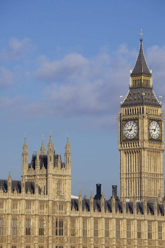 无人,家,竖图,俯视,室外,白天,旅游,度假,窗户,英国,欧洲,伦敦,一排,阴影,整齐,时间,光线,时钟,影子,房屋,屋子,钟楼,尖顶,首都,计时,娱乐,楼房,大本钟,大笨钟,玻璃窗,住宅,排列,阳光,钟表,享受,休闲,表,放松,西欧,队列,大不列颠,大不列颠及北爱尔兰联合王国,塔钟,大不列颠联合王国,日不落英帝国,雾都,钟,彩图,高角度拍摄,房子