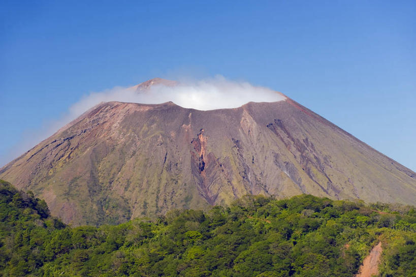 无人,横图,室外,白天,正面,旅游,度假,火山,美景,山,山脉,树林,植物,雾,尼加拉瓜,阴影,沸腾,光线,蒸汽,影子,景观,山峰,烟雾,山峦,水蒸气,娱乐,树,树木,蓝色,绿色,蓝天,天空,阳光,自然,群山,天,享受,休闲,景色,放松,生长,晴朗,成长,北美,北美洲,自然风光,美洲,万里无云,蒸发,北亚美利加洲,亚美利加洲,尼加拉瓜共和国,活火山,死火山,休眠火山,晴空,晴空万里,彩图