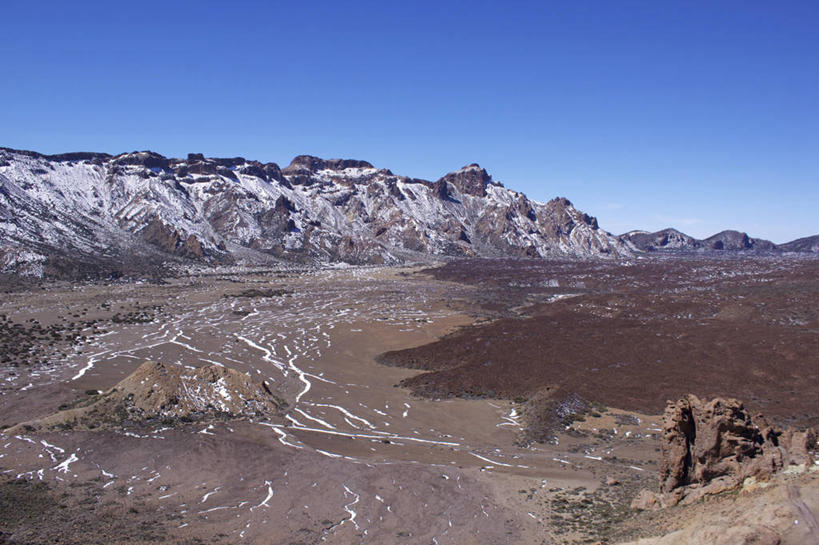无人,公园,横图,室外,白天,正面,旅游,度假,石头,美景,山,山脉,雪,大雪,西班牙,欧洲,阴影,光线,石子,影子,积雪,景观,山峰,雪景,冬季,冬天,山峦,娱乐,蓝色,蓝天,天空,阳光,自然,群山,天,享受,休闲,景色,放松,寒冷,晴朗,国家公园,加纳利群岛,南欧,自然风光,加那利群岛,万里无云,西班牙王国,严寒,特内里费岛,泰德国家公园,石块,岩石,晴空,晴空万里,彩图