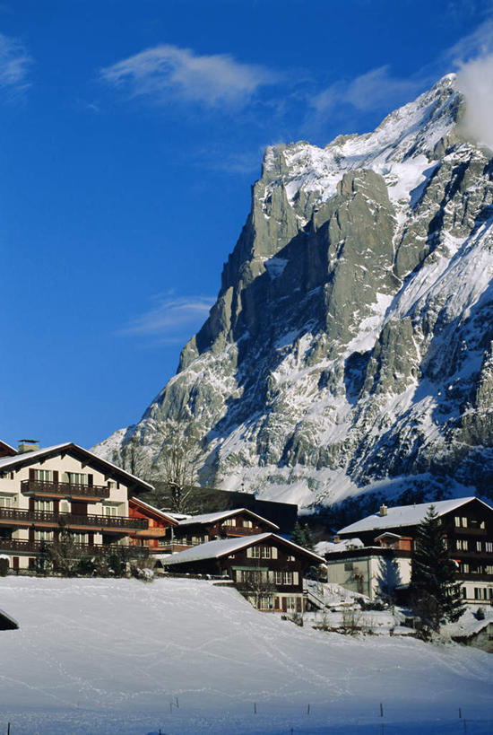 无人,家,木屋,竖图,室外,白天,正面,旅游,度假,石头,美景,山,雪,雪山,植物,大雪,瑞士,欧洲,阴影,光线,石子,影子,冰,积雪,景观,山顶,山峰,雪景,云,云朵,冬季,冬天,山峦,首都,云彩,娱乐,伯尔尼,住宅,树,树木,蓝色,绿色,白云,蓝天,天空,阳光,自然,天,享受,休闲,景色,放松,寒冷,生长,晴朗,成长,冰冷,自然风光,中欧,沉积岩,首府,严寒,瑞士联邦,冰凉,酷寒,凛冽,凛凛,极冷,伯尔尼州,颠峰,极峰,水成岩,格施塔德,石块,岩石,晴空,彩图,茅舍,茅屋,棚屋,小木屋,小屋