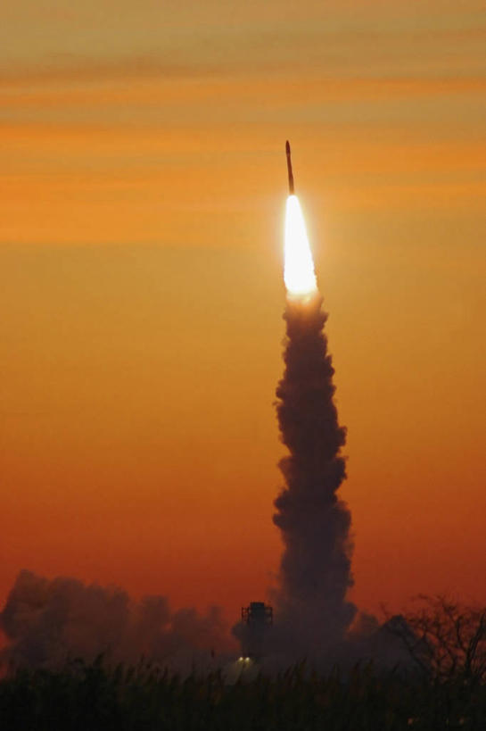 无人,竖图,室外,白天,美国,起飞,太空,火焰,黎明,烟,摄影,维吉尼亚,空气污染,彩图,空间探索