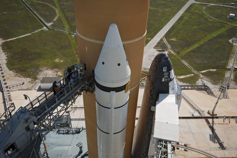 横图,俯视,室外,白天,技术,美国,科学,太空,摄影,北美,北美洲,美洲,航天飞机,佛罗里达,佛罗里达州,佛州,阳光州,肯尼迪航天中心,北亚美利加洲,亚美利加洲,梅里特岛,发现号,彩图,高角度拍摄,美利坚合众国,空间探索