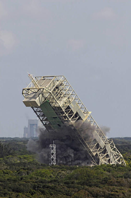 无人,竖图,室外,白天,美国,摄影,北美,北美洲,毁坏,美洲,毁灭,佛罗里达,佛罗里达州,佛州,阳光州,北亚美利加洲,亚美利加洲,倒塌,彩图,美利坚合众国