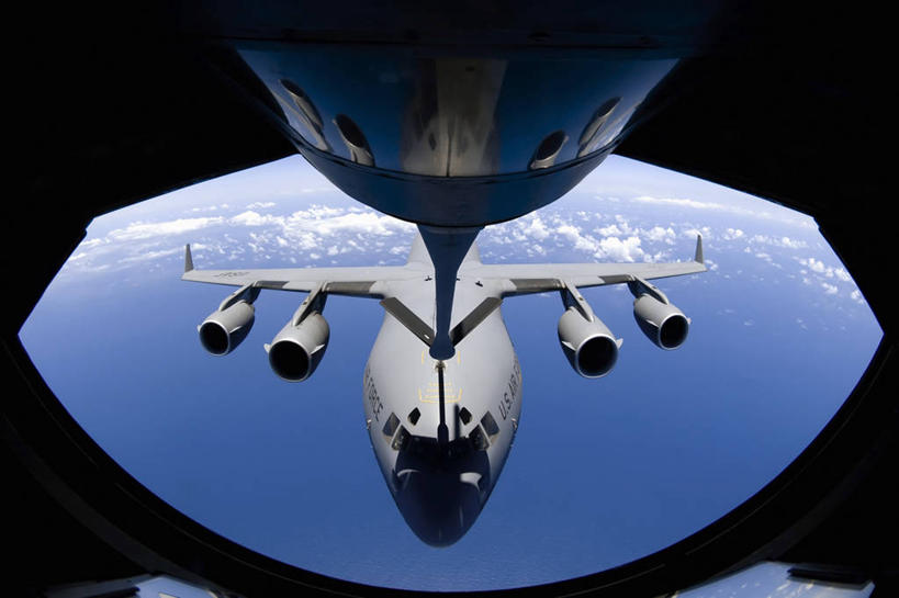 无人,横图,俯视,室外,白天,团队,美国,环保,军事,战争,运输,摄影,空军,能源,协助,直升机,回收,太平洋,燃料,资源,战斗机,准确,北美,北美洲,美洲,利用,低碳,军用机,循环,运输机,美军,军用战斗机,军用运输器,空运,C-17环球霸王III,C-17运输机,KC-135加油机,北亚美利加洲,亚美利加洲,持续,货机,彩图,高角度拍摄,美利坚合众国,美国空军