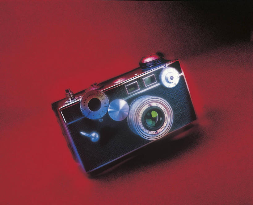 无人,横图,俯视,室内,白天,相机,阴影,红色背景,光线,影子,灯光,摄影,影棚,古董,放置,搁置,安排,古玩,一部,照相机,彩图,高角度拍摄,影棚拍摄,拍摄