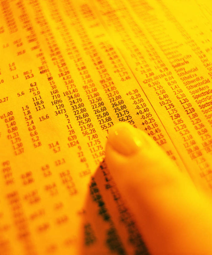 西方人,手,一个人,站,竖图,室内,特写,白天,正面,欧洲,欧洲人,仅一个年轻女性,仅一个女性,仅一个人,一排,指,整齐,英文,标志,文字,字符,字母,右手,方向,标识,排列,手势,站着,手部,英文字母,指向,食指,队列,年轻女性,女人,女性,白种人,站立,半身,彩图