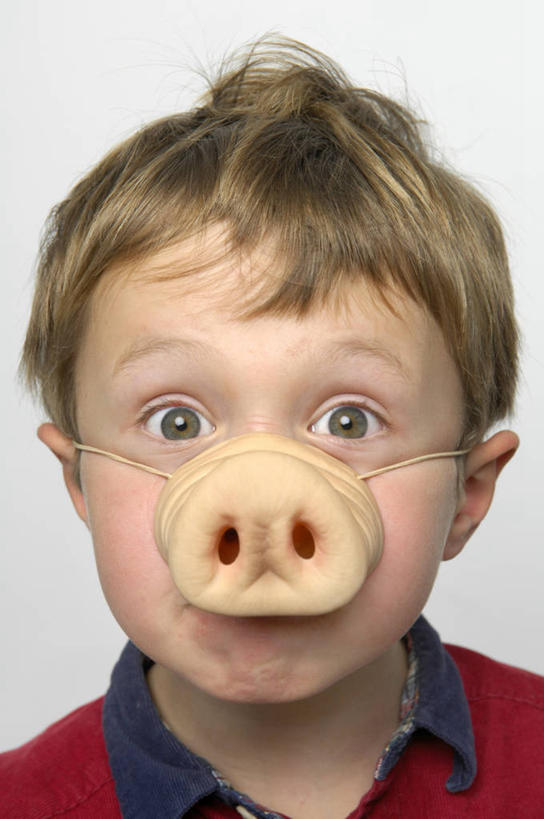 西方人,儿童,脸,头,眼睛,脸颊,眉毛,睫毛,头发,一个人,竖图,室内,特写,白天,白色背景,正面,游戏,纯洁,玩具,欧洲,欧洲人,瞳孔,仅一个男性,仅一个人,阴影,服装,光线,影子,灯光,玩,休闲装,娱乐,小孩,衣服,红色,仅一个小孩,休闲,休闲服,金色,搞怪,可爱,童年,童趣,益智,眼部,摄影,服饰,影棚,活动,发泄,消遣,智力,童真,烂漫,无邪,宣泄,天真,男孩,男人,男性,白种人,孩子,头部,睫,脸部,脸蛋,眉,面部,眼,眼睫毛,眼眉,玩耍,嬉戏,半身,彩图,影棚拍摄,拍摄,眼眉毛,男生,猪鼻