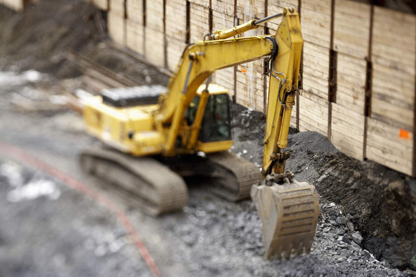 无人,横图,俯视,室外,白天,技术,石头,建筑,加拿大,一堆,一辆,许多,阴影,堆叠,堆积,光线,木材,沙子,石子,影子,很多,设备,木柴,施工,黄色,阳光,建筑工地,交通工具,机械,木料,堆,工程,北美,北美洲,载具,美洲,推土机,北亚美利加洲,亚美利加洲,地盘,建筑地盘,施工地盘,工作车,施工车,魁北克省,蒙特利尔,蒙特利尔市,蒙特娄,圣人之城,移轴镜头,石块,彩图,高角度拍摄,工地