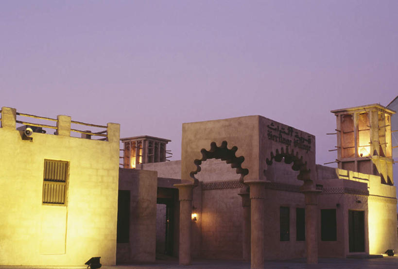 无人,家,横图,室外,白天,正面,度假,美景,城市风光,城市,阿联酋,亚洲,一排,阴影,整齐,光线,影子,房屋,屋子,景观,娱乐,楼房,住宅,排列,蓝色,蓝天,天空,阳光,天,享受,休闲,景色,放松,队列,西亚,阿拉伯联合酋长国,迪拜,杜拜,彩图,房子