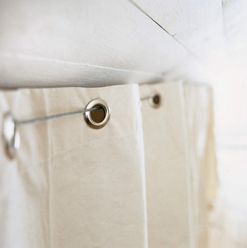 无人,竖图,室内,特写,白天,正面,神秘,窗帘,天花板,阴影,装饰,光线,材料,影子,灯光,帆布,帘子,绳子,遮阳,绳索,华丽,修饰,点缀,秘密,衬托,美观,雅致,雅观,奥秘,质料,彩图