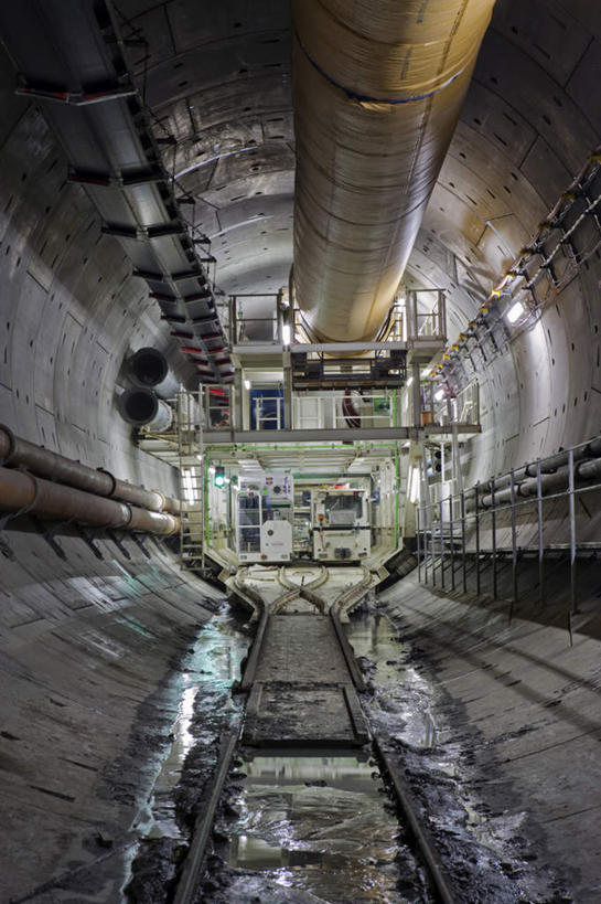 无人,竖图,室内,白天,正面,度假,美景,城市风光,城市,照明,瑞典,欧洲,阴影,光线,隧道,壁灯,影子,景观,灯光,娱乐,灯,灰色,灯具,建筑工地,享受,休闲,景色,放松,照亮,照明设备,斯堪的纳维亚,地道,北欧,斯堪的那维亚,斯堪的那维亚半岛,斯堪的纳维亚半岛,柔和,地盘,建筑地盘,施工地盘,大方,细致,中间色,朴素,平稳,瑞典王国,彩图,工地,斯堪尼省