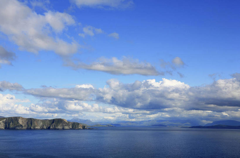无人,横图,室外,白天,正面,海浪,海洋,美景,山,山脉,爱尔兰,欧洲,阴影,光线,影子,景观,浪花,山峰,云,云朵,山峦,云彩,蓝色,白云,蓝天,天空,阳光,自然,海水,群山,天,景色,晴朗,西欧,自然风光,海景,爱尔兰共和国,斯莱戈,斯莱戈郡,大海,风浪,海,海水的波动,近岸浪,涌浪,晴空,彩图
