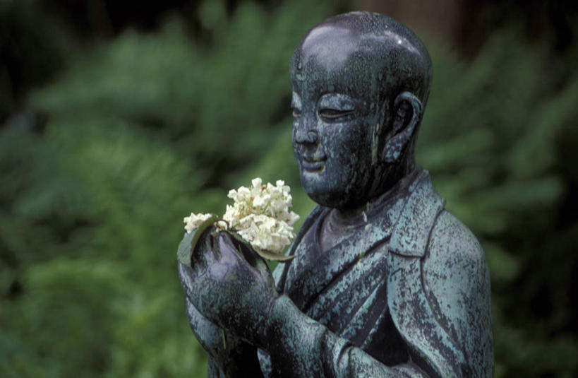 无人,笑,微笑,横图,室外,白天,侧面,度假,美景,植物,城市风光,城市,雕塑,德国,欧洲,握,节日,艺术,装饰,雕刻,雕像,景观,拿,拿着,文化,娱乐,花,树,树木,一个,绿色,自然,工艺品,祈祷,享受,休闲,健康,景色,放松,握着,许愿,宗教,信仰,生长,单个,成长,纪念,祈求,美术,西欧,主题,陈列,德意志联邦共和国,功能,美学,北威州,北莱茵.威斯特法伦州,平安,黄花,僧侣,彩图