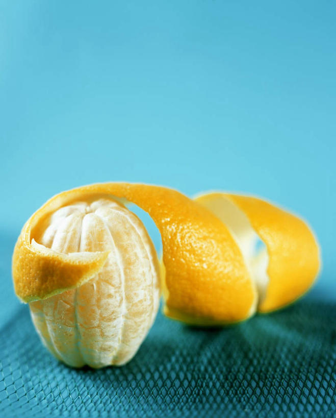 无人,竖图,俯视,室内,特写,白天,餐桌,桌子,柑橘,水果,阴影,蓝色背景,朦胧,模糊,新鲜,光线,影子,生食,食品,果实,食物,一个,蓝色,拨开,橙色,摄影,有机食品,绿色食品,影棚,单个,餐台,橘子,桔子,橙子,橙,彩图,高角度拍摄,影棚拍摄,拍摄