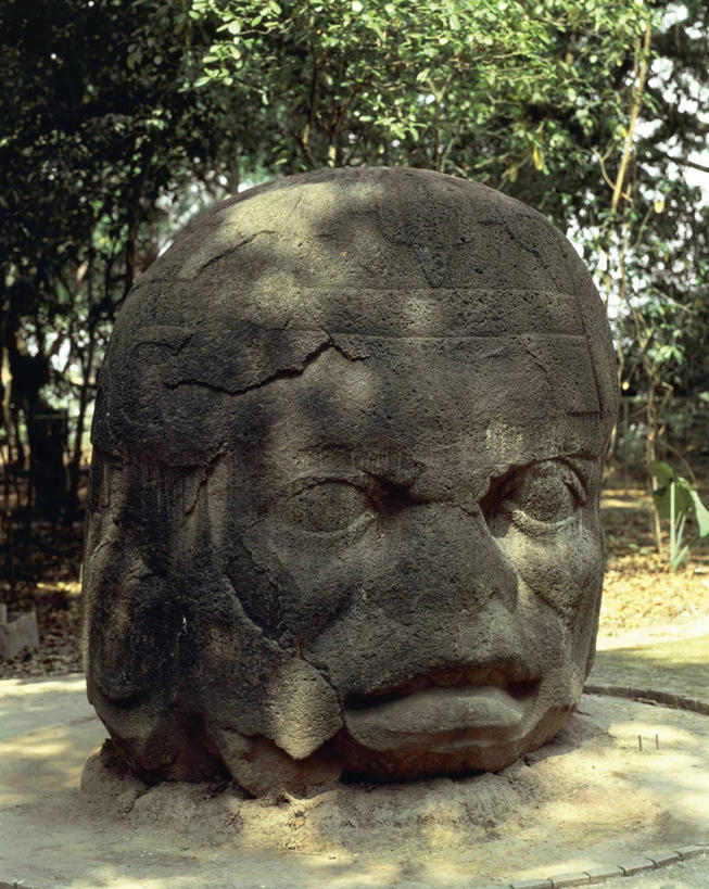 无人,竖图,室外,白天,石头,雕塑,墨西哥,艺术,装饰,雕刻,雕像,石子,石雕,树,一个,工艺品,摄影,巨大,庞大,单个,纪念,美术,考古学,拉丁美洲,主题,陈列,火山岩,功能,美学,宏大,硕大,伟大,古代文明,奥尔梅克巨石头像,玄武岩,美术工艺,石块,岩石,彩图,传统文化
