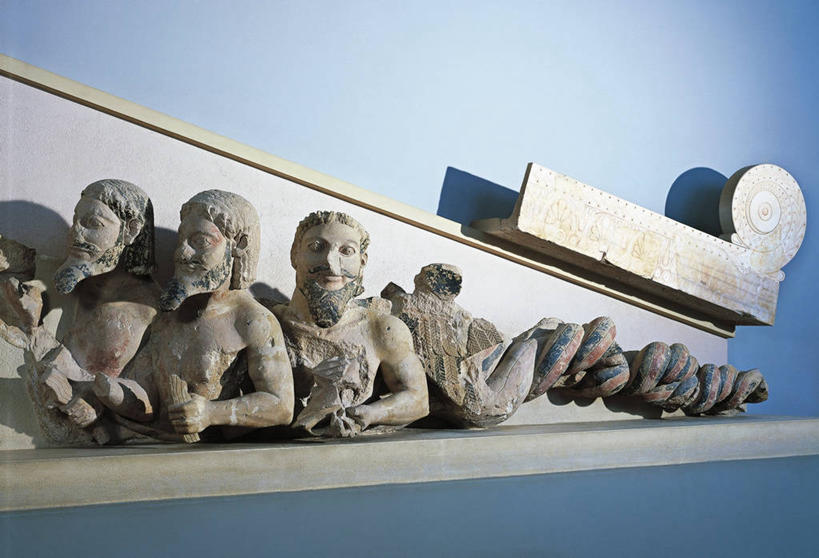 无人,横图,火,雕塑,灰色背景,蛇,标志,符号,标识,古代,灰色,力量,摄影,打斗,希腊神话,大力神,性别符号,英雄,古希腊,美术工艺,彩图,影棚拍摄,男性符号,多利安式