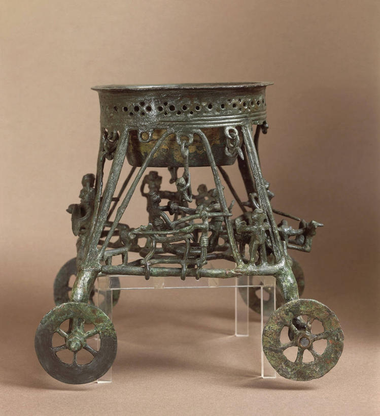 无人,竖图,特写,一个,车轮,摄影,单个,青铜,古代文明,美术工艺,彩图,影棚拍摄