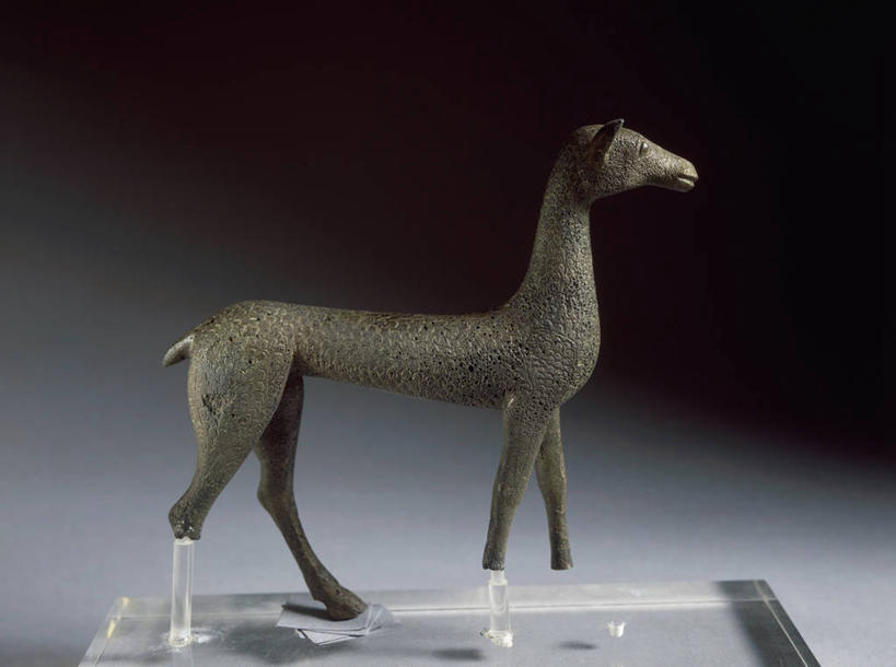 无人,横图,侧面,鹿,野生动物,雕塑,灰色背景,艺术,雕像,历史,古罗马,古代,一个,灰色,动物,摄影,单个,手艺,小鹿,古代文明,美术工艺,彩图,影棚拍摄,过去