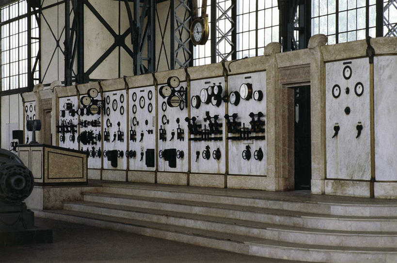 无人,横图,室内,白天,正面,采矿业,窗户,建筑,德国,吊挂,悬挂,挂,历史,地标建筑,工业,摄影,矿产,矿物,德国文化,机件,多特蒙德,钟,彩图,过去