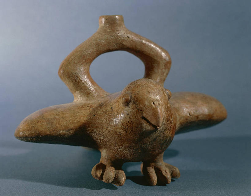 无人,横图,蓝色背景,鸟类,褐色,陶瓷制品,飞,一个,容器,摄影,单个,古代文明,美术工艺,老鹰,彩图,影棚拍摄