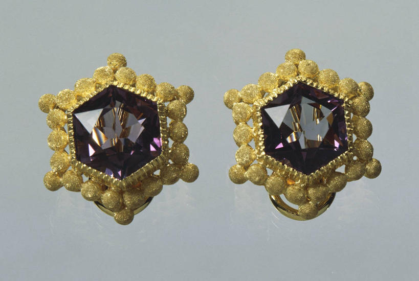 无人,横图,一对,两个,摄影,古董,华贵,耳饰,紫水晶,美术工艺,彩图,影棚拍摄