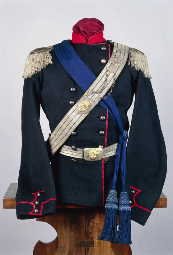 无人,竖图,特写,民族服装,灰色背景,军事,历史,一个,蓝色,灰色,摄影,单个,军服,绶带,美术工艺,彩图,影棚拍摄,传统服装,民俗服,横越