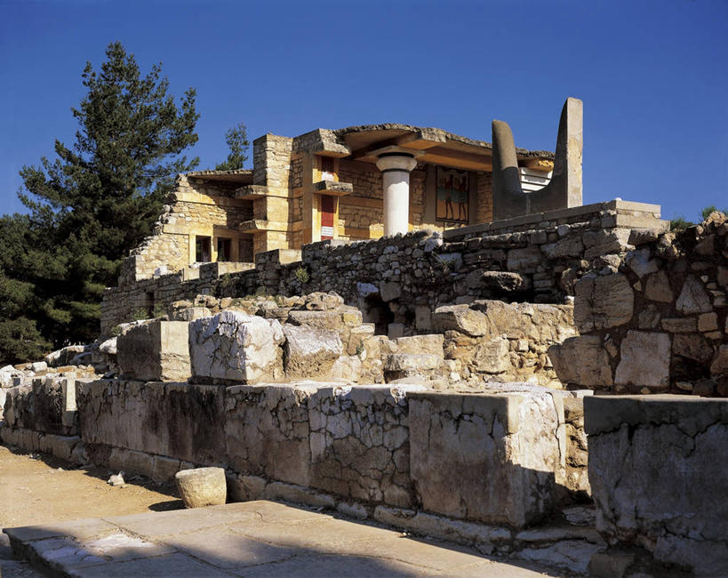 无人,宫殿,横图,室外,白天,植物,建筑,希腊,欧洲,阴影,围墙,图像,历史,石墙,废墟,树,天空,摄影,人造,地中海文化,南欧,希腊文化,主题,万里无云,克里特岛,构图,古代文明,克诺塞斯,彩图,旅行,时空,传统文化,状态