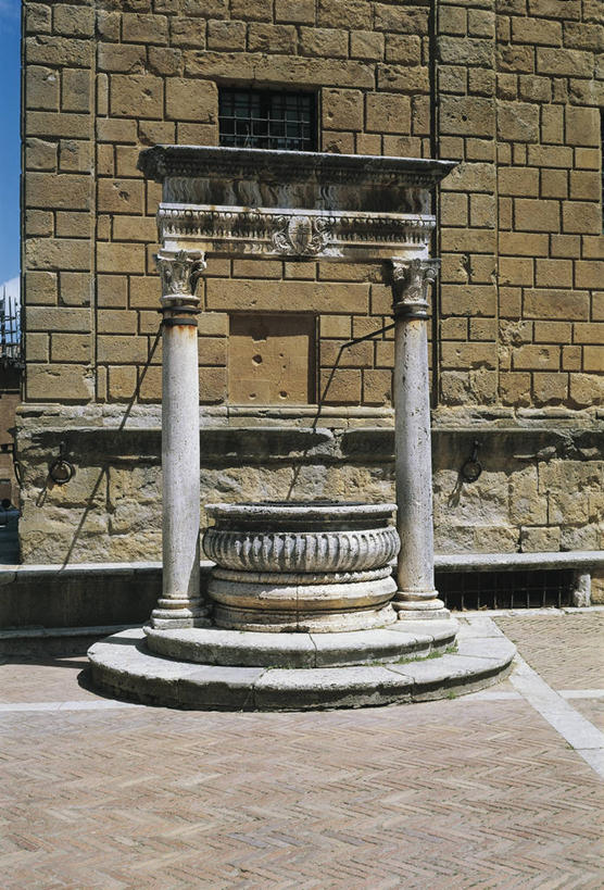 无人,竖图,室外,白天,窗户,城市,建筑,意大利,欧洲,墙,图像,历史,砖墙,摄影,井,人造,地中海文化,都市风光,南欧,主题,托斯卡纳区,皮恩札,构图,彩图,旅行,时空,传统文化,挨着