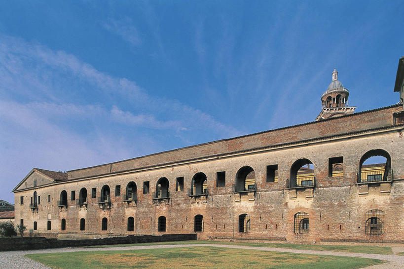 无人,横图,室外,白天,仰视,窗户,建筑,意大利,欧洲,云,图像,草,蓝色,绿色,天空,摄影,人造,圆顶建筑,地中海文化,南欧,主题,自然现象,视角,意大利文化,伦巴第大区,拱廊,构图,曼图亚,彩图,低角度拍摄,旅行,时空,传统文化