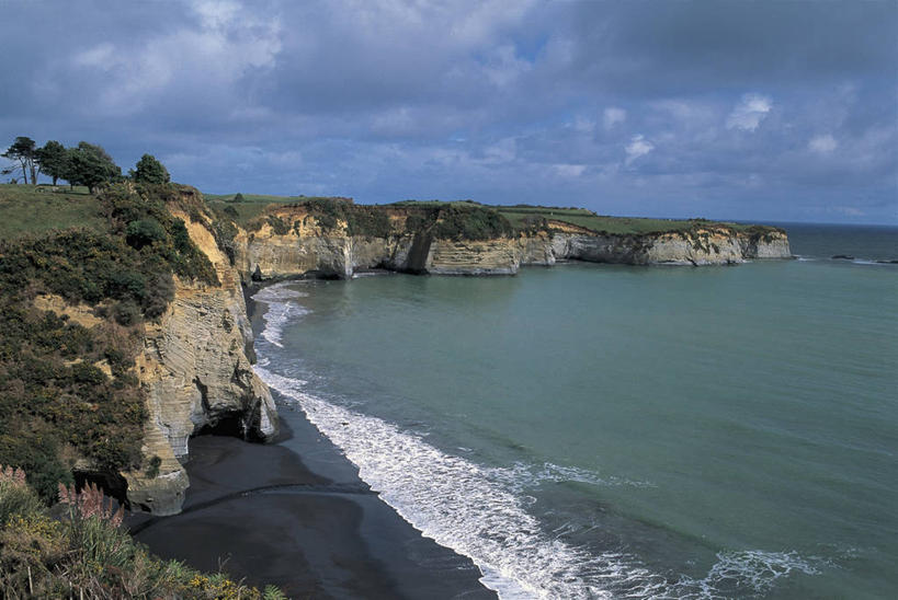 无人,横图,俯视,室外,白天,旅游,度假,美景,水,新西兰,海岸线,景观,悬崖,云,图像,娱乐,天空,自然,享受,休闲,概念,景色,放松,摄影,宁静,自然风光,主题,大洋洲,自然现象,视角,地貌,澳大拉西亚,纽西兰,构图,长白云之乡,新西兰北岛,地质学,自然地理,彩图,高角度拍摄,旅行,塔拉纳基区,新普利茅斯,时空,北岛
