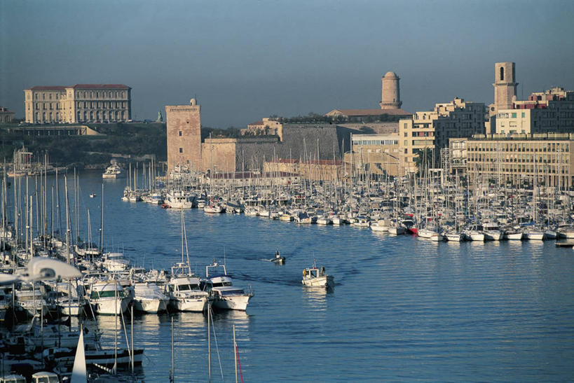 无人,码头,横图,俯视,室外,白天,安全,马赛,河流,城市,港口,建筑,船,法国,欧洲,停靠,反射,塔,树,天空,地标建筑,运输,摄影,普罗旺斯,地中海文化,停泊,法国文化,帆樯,桅竿,彩图,高角度拍摄,旅行,摆渡口,埠头,渡口,渡头,港湾,海港,货运码头,口岸,商港,旧港,帆柱